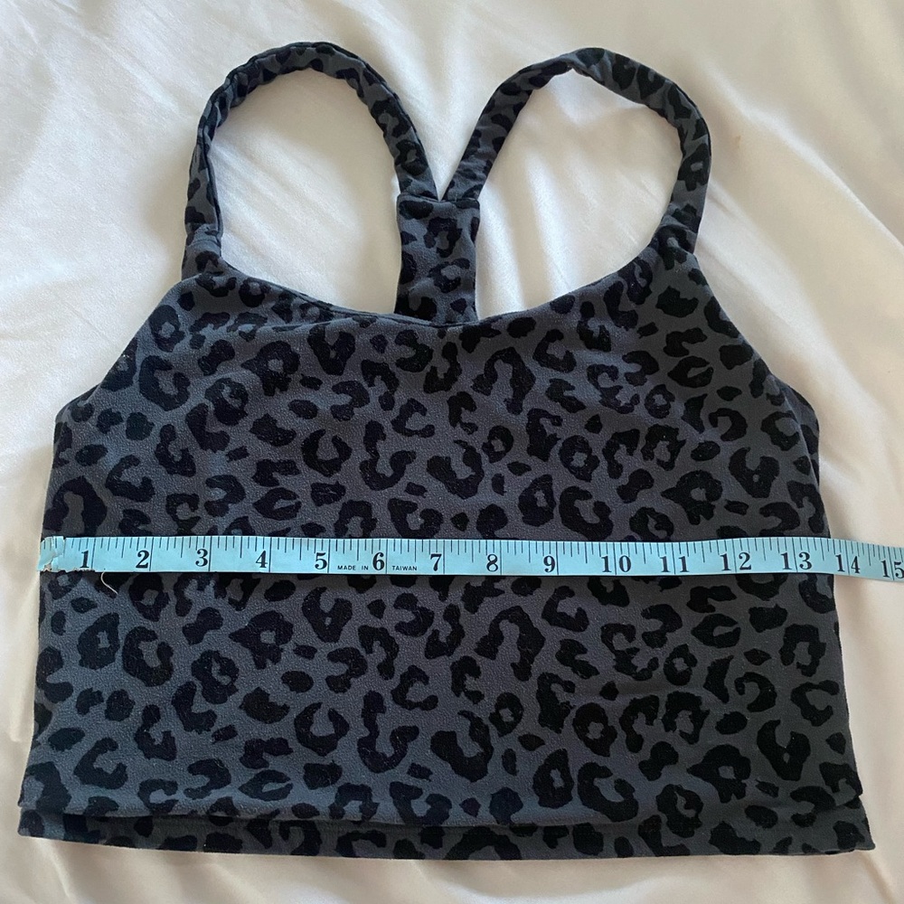 Slightly cropped leopard animal print workout tank - Picture 3 of 3